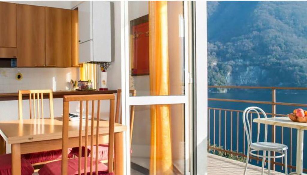Appartamenti La Porta Sul Lago Laglio Phòng bức ảnh
