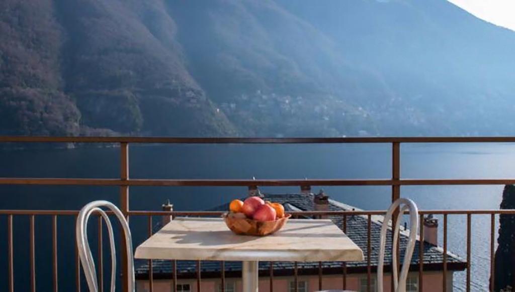 Appartamenti La Porta Sul Lago Laglio Ngoại thất bức ảnh