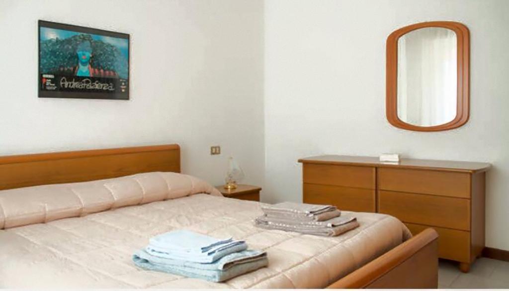 Appartamenti La Porta Sul Lago Laglio Ngoại thất bức ảnh