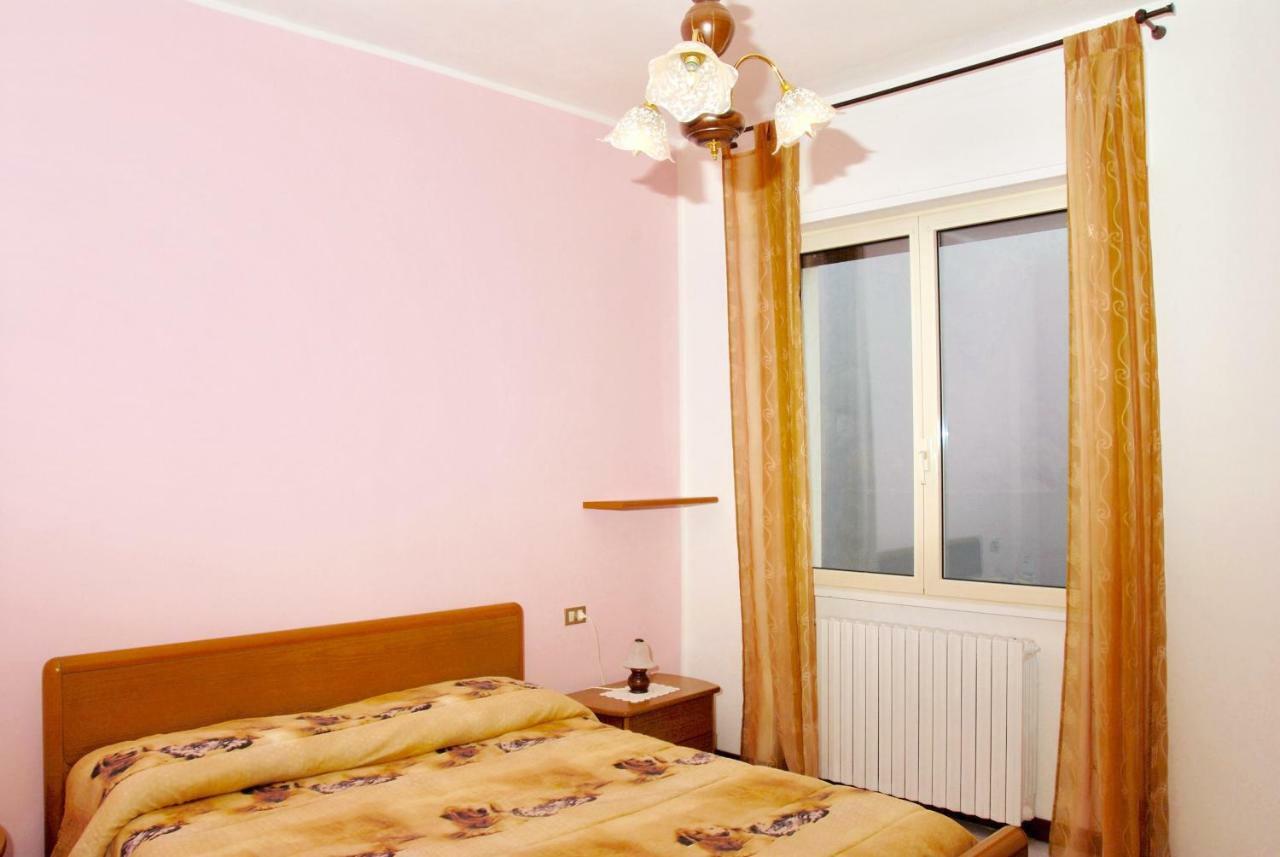 Appartamenti La Porta Sul Lago Laglio Ngoại thất bức ảnh